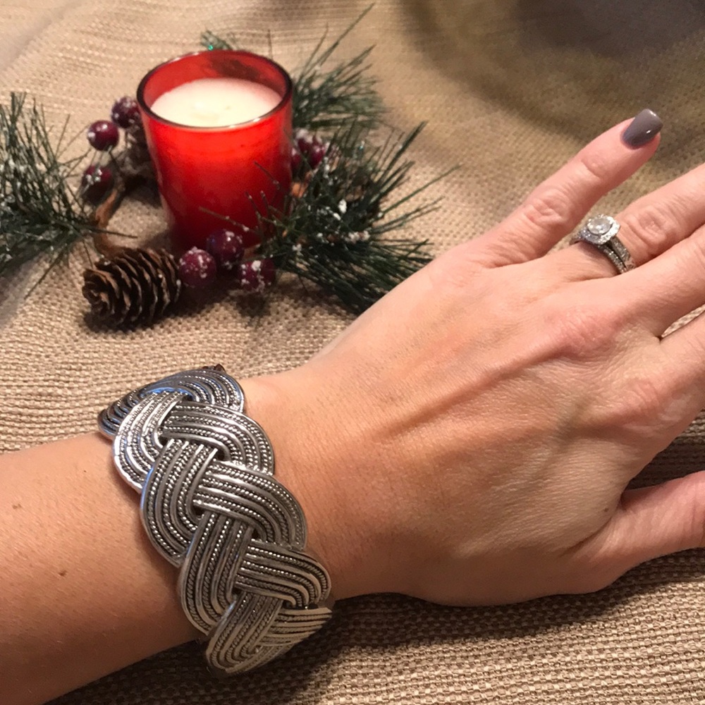 Silver braid bracelet - Picture 2 of 3
